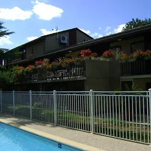 https://relais-de-frejeroques.midi-pyreneeshotels.com